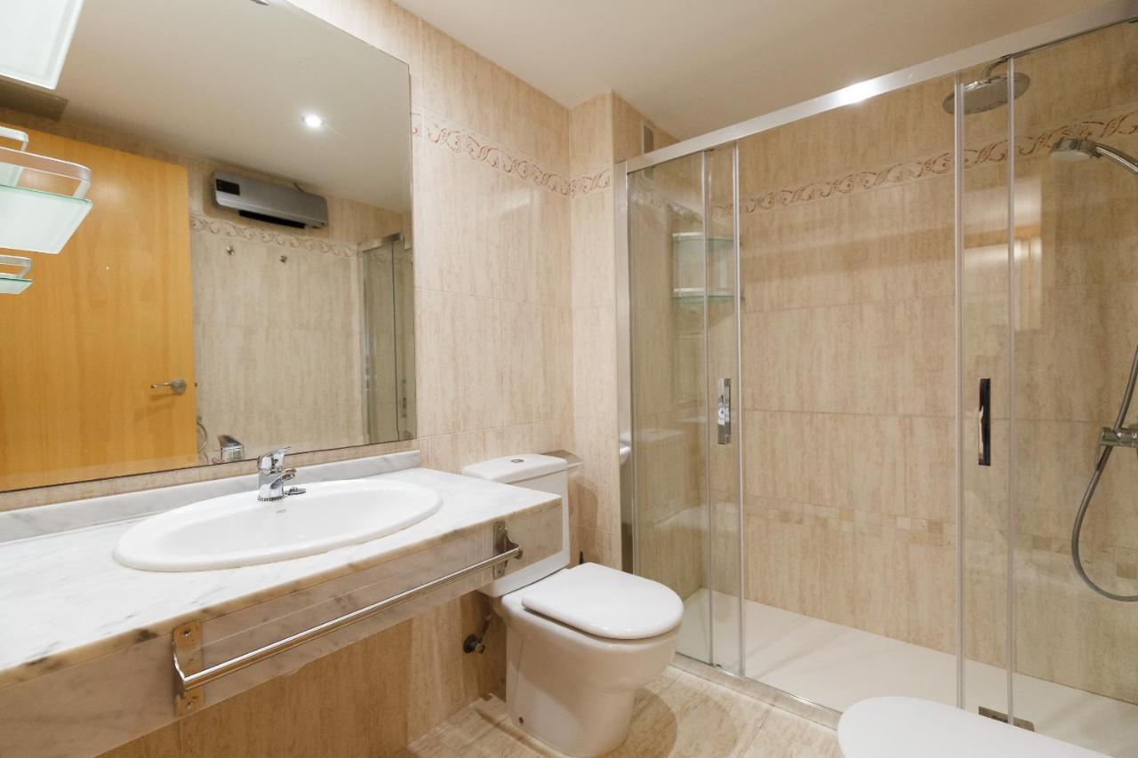 Uhc Arinsal Family Complex Apartment Салоу Екстериор снимка