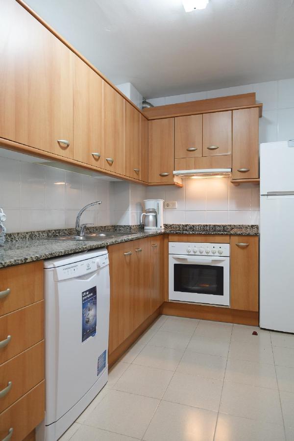 Uhc Arinsal Family Complex Apartment Салоу Стая снимка
