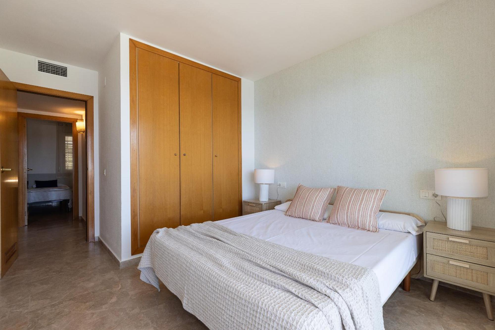 Uhc Arinsal Family Complex Apartment Салоу Стая снимка