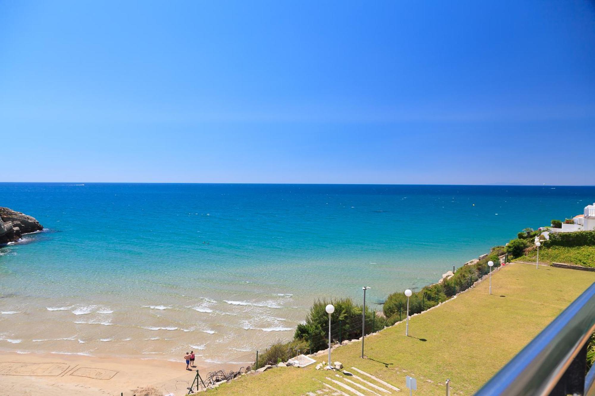 Uhc Arinsal Family Complex Apartment Салоу Стая снимка